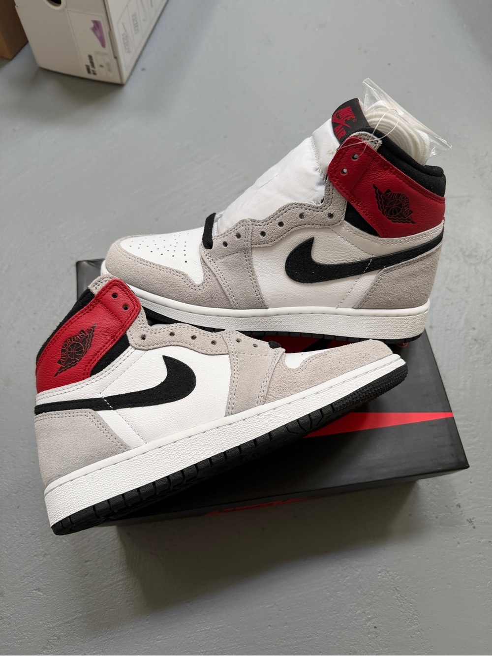 Air Jordan 1 Retro High Smoke Grey